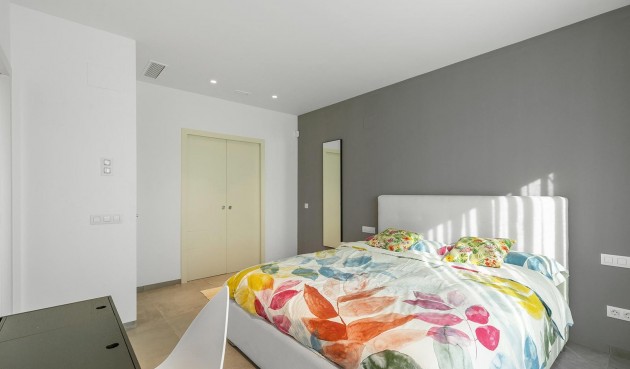 Återförsäljning - Villa -
Orihuela - Las Colinas Golf