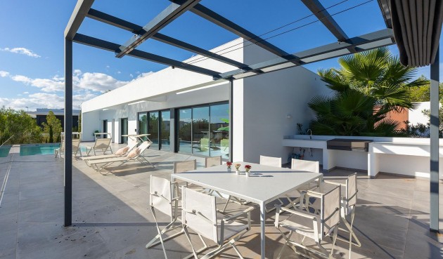 Återförsäljning - Villa -
Orihuela - Las Colinas Golf