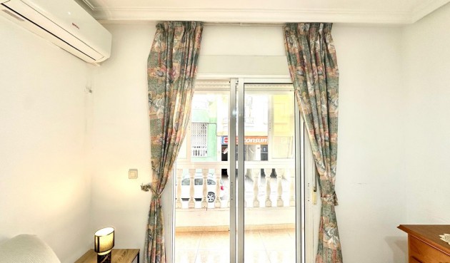 Resale - Apartment -
Torrevieja - Centro