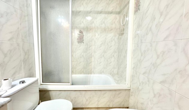 Resale - Apartment -
Torrevieja - Centro