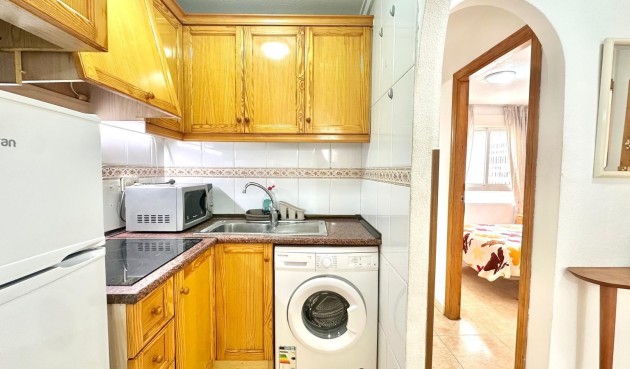 Resale - Apartment -
Torrevieja - Centro