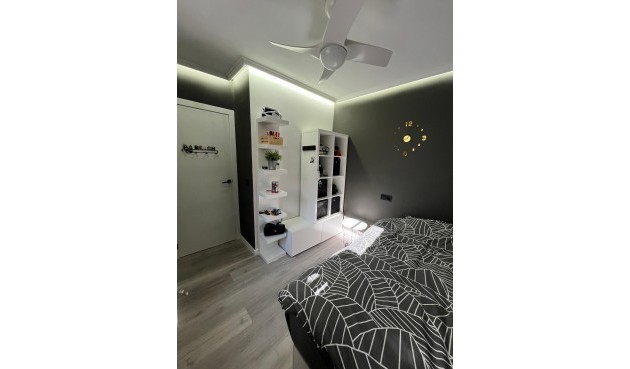 Återförsäljning - Bungalow -
Torrevieja - Costa Blanca