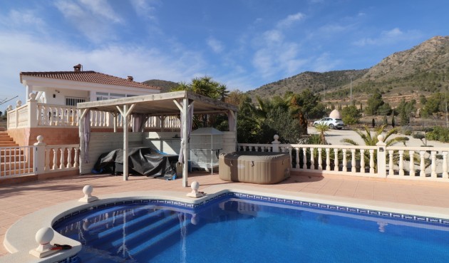 Återförsäljning - Villa -
La Romana - Inland