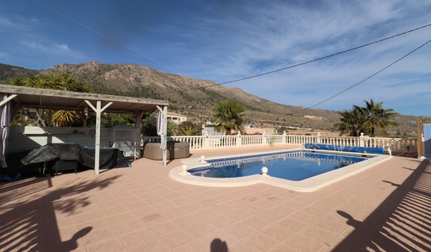 Återförsäljning - Villa -
La Romana - Inland