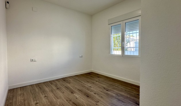 Återförsäljning - Bungalow -
Orihuela Costa - Costa Blanca