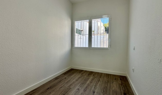 Återförsäljning - Bungalow -
Orihuela Costa - Costa Blanca