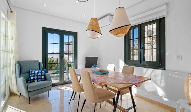 Brukt - Villa -
Orihuela Costa - Costa Blanca