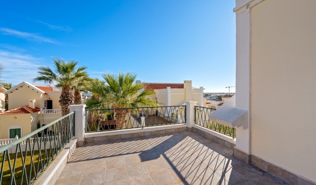 Brukt - Villa -
Orihuela Costa - Costa Blanca