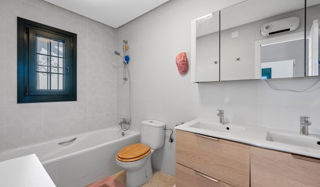 Brukt - Villa -
Orihuela Costa - Costa Blanca