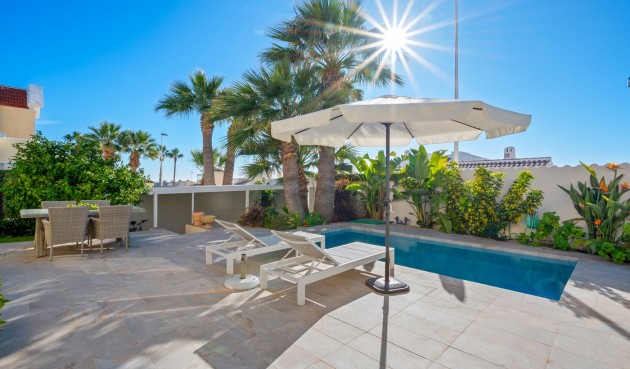 Brukt - Villa -
Orihuela Costa - Costa Blanca