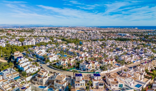 Brukt - Villa -
Orihuela Costa - Costa Blanca