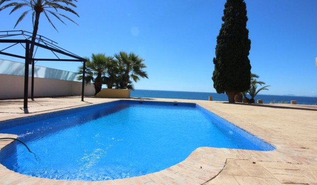 Återförsäljning - Villa -
Cabo Roig - Costa Blanca