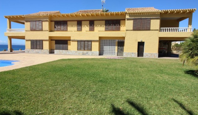 Återförsäljning - Villa -
Cabo Roig - Costa Blanca