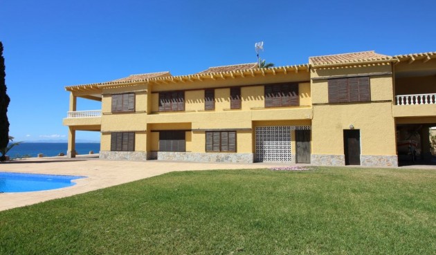 Återförsäljning - Villa -
Cabo Roig - Costa Blanca