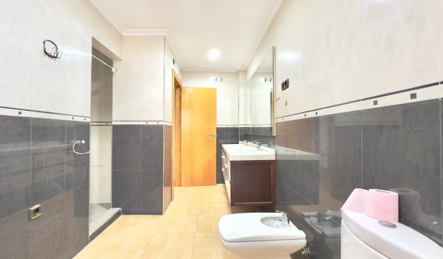 Reventa - Apartment -
Torrevieja - Centro