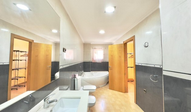 Reventa - Apartment -
Torrevieja - Centro