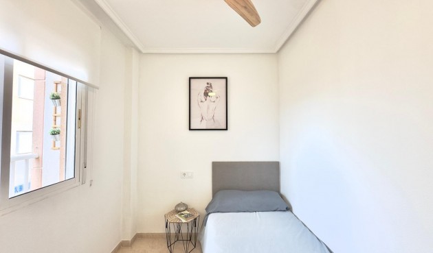 Brukt - Apartment -
Torrevieja - Centro