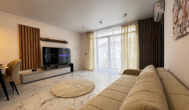 Resale - Bungalow -
Torrevieja - La Siesta - El Salado - Torreta