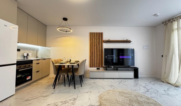 Resale - Bungalow -
Torrevieja - La Siesta - El Salado - Torreta