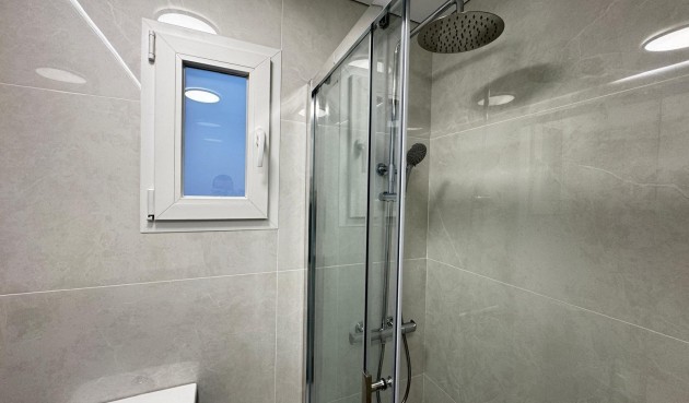 Resale - Bungalow -
Torrevieja - La Siesta - El Salado - Torreta