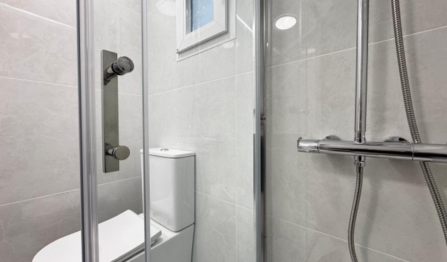 Resale - Bungalow -
Torrevieja - La Siesta - El Salado - Torreta