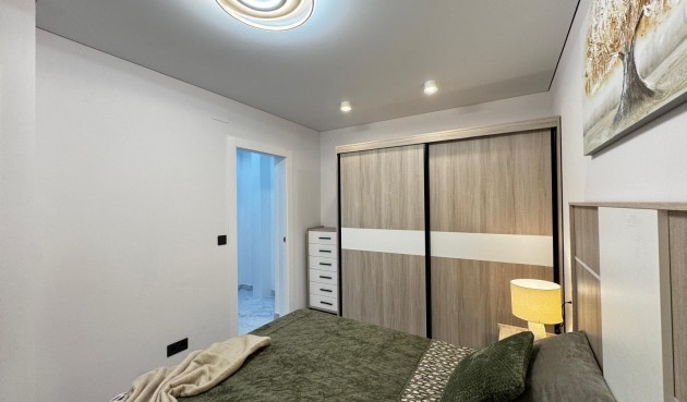 Resale - Bungalow -
Torrevieja - La Siesta - El Salado - Torreta