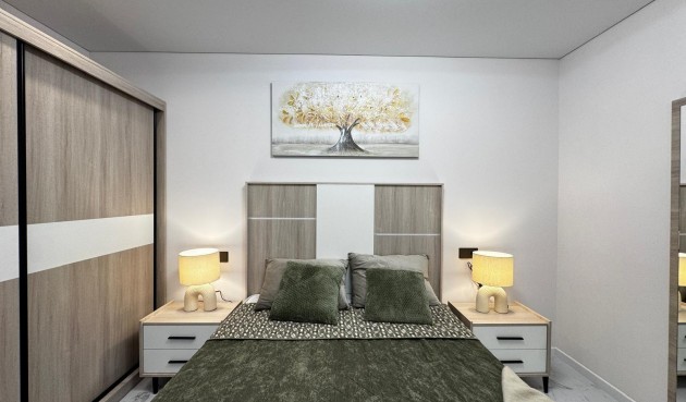 Resale - Bungalow -
Torrevieja - La Siesta - El Salado - Torreta