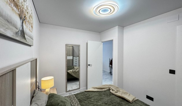 Resale - Bungalow -
Torrevieja - La Siesta - El Salado - Torreta