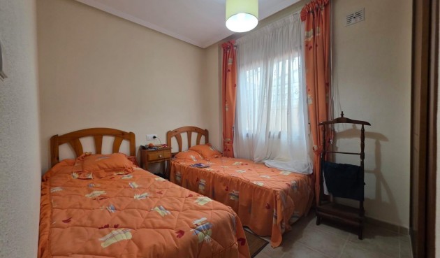 Återförsäljning - Bungalow -
Torrevieja - Zona Los Frutales