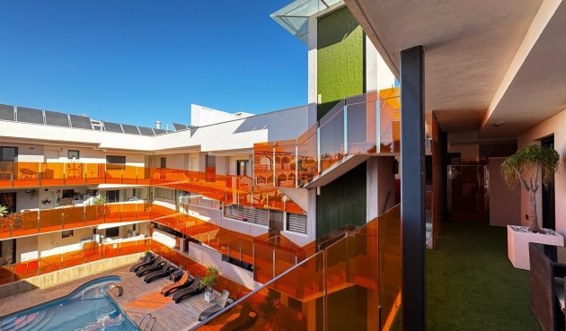 Återförsäljning - Takvåning -
Torrevieja - Estacion De Autobuses