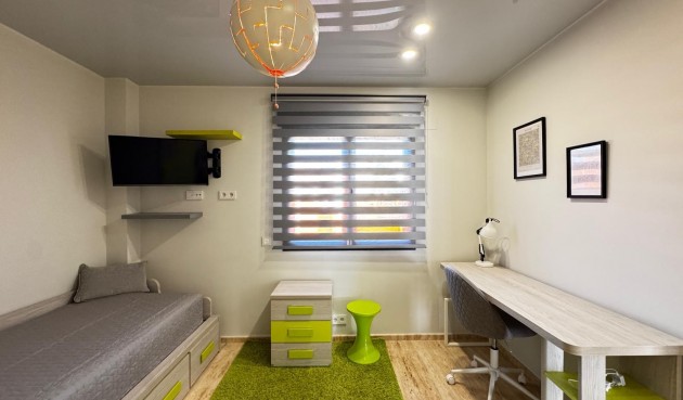 Återförsäljning - Takvåning -
Torrevieja - Estacion De Autobuses