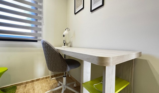 Återförsäljning - Takvåning -
Torrevieja - Estacion De Autobuses