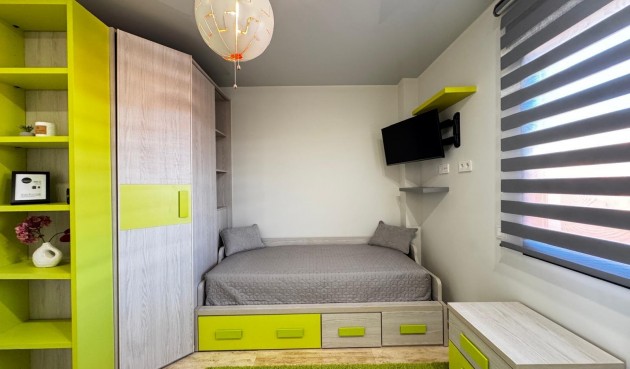 Återförsäljning - Takvåning -
Torrevieja - Estacion De Autobuses