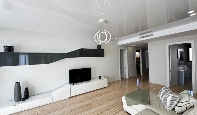 Återförsäljning - Takvåning -
Torrevieja - Estacion De Autobuses