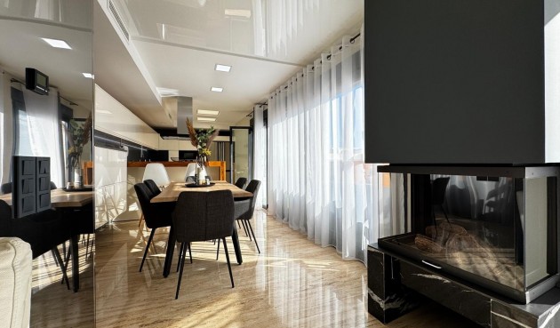 Återförsäljning - Takvåning -
Torrevieja - Estacion De Autobuses