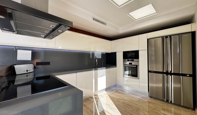 Återförsäljning - Takvåning -
Torrevieja - Estacion De Autobuses