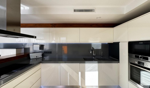 Återförsäljning - Takvåning -
Torrevieja - Estacion De Autobuses