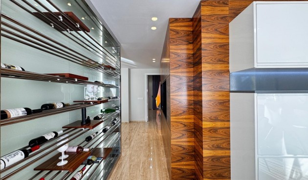 Återförsäljning - Takvåning -
Torrevieja - Estacion De Autobuses