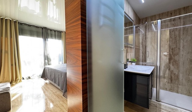 Återförsäljning - Takvåning -
Torrevieja - Estacion De Autobuses