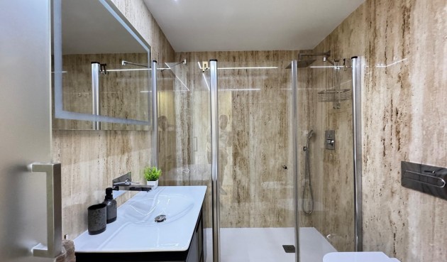 Återförsäljning - Takvåning -
Torrevieja - Estacion De Autobuses