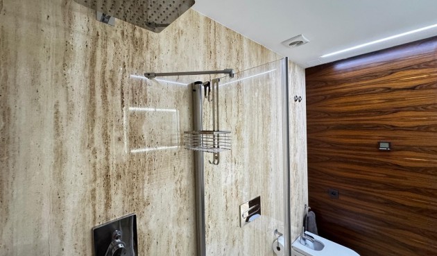 Återförsäljning - Takvåning -
Torrevieja - Estacion De Autobuses