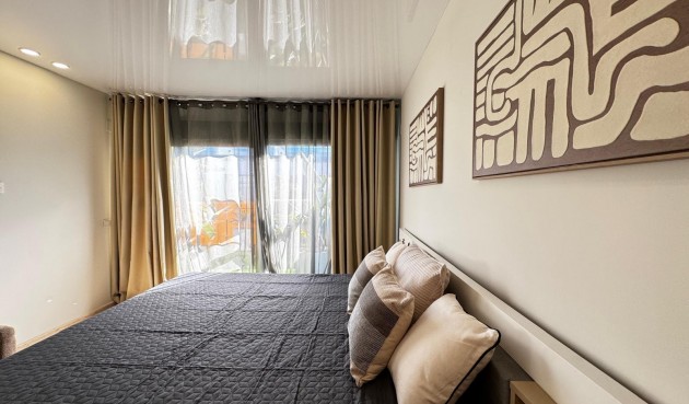 Återförsäljning - Takvåning -
Torrevieja - Estacion De Autobuses