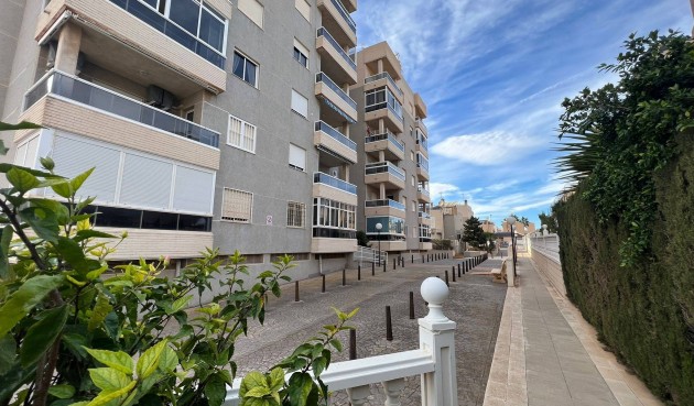 Brukt - Apartment -
Torrevieja - aguas nuevas