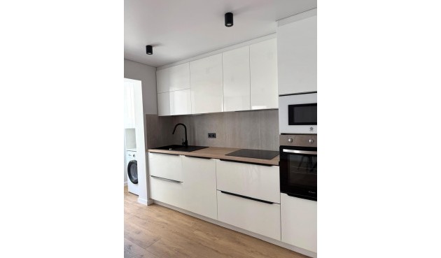 Återförsäljning - Apartment -
Torrevieja - Paseo Maritimo