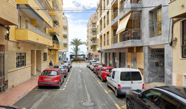 Återförsäljning - Apartment -
Torrevieja - Paseo Maritimo