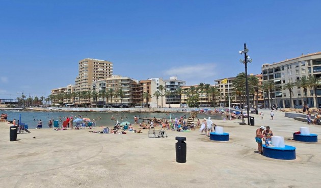Återförsäljning - Apartment -
Torrevieja - Paseo Maritimo
