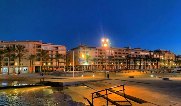 Återförsäljning - Apartment -
Torrevieja - Paseo Maritimo