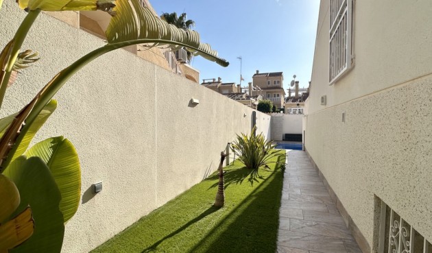 Återförsäljning - Villa -
Orihuela Costa - Costa Blanca