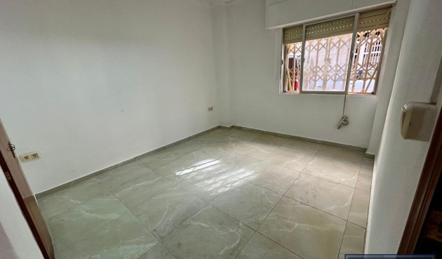 Återförsäljning - Apartment -
Torrevieja - Centro