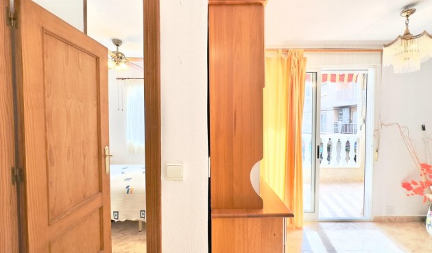Resale - Apartment -
Torrevieja - Centro